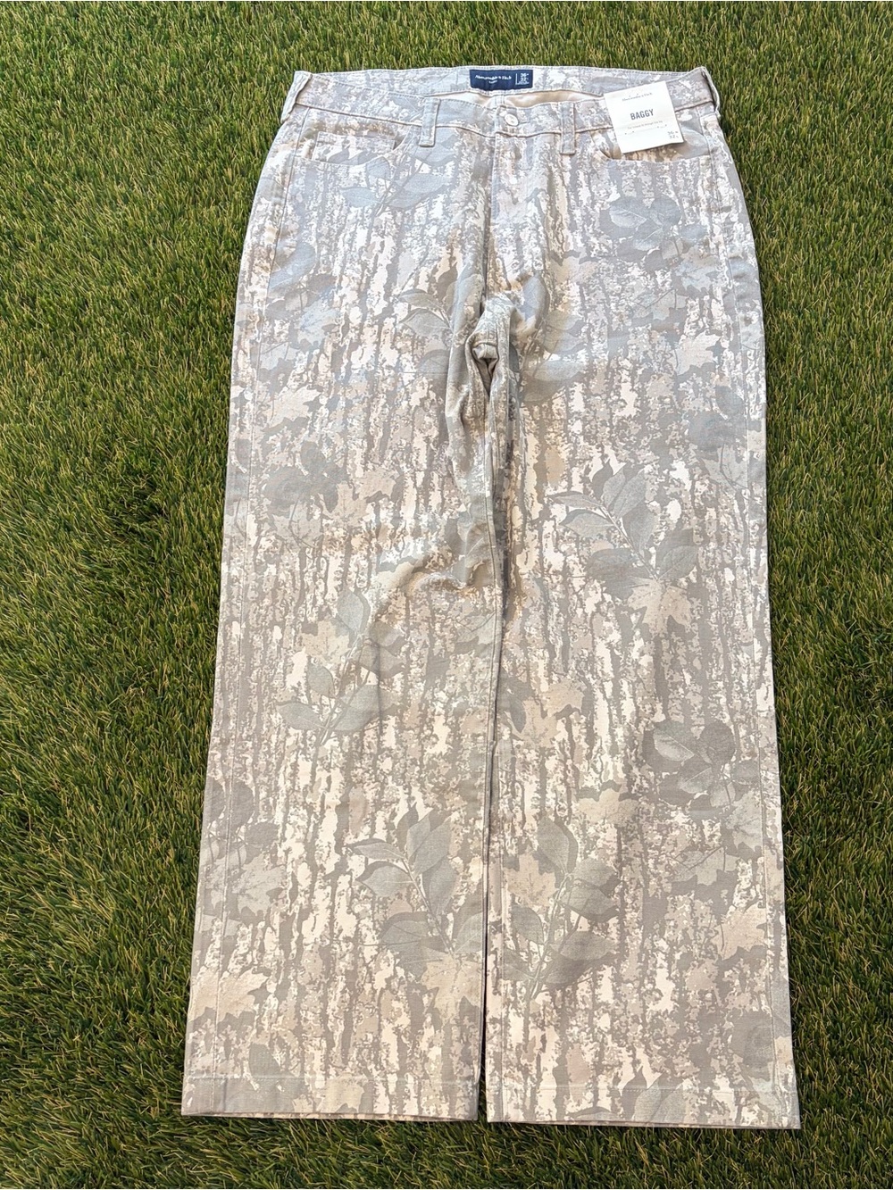 NWT Abercrombie & Fitch Baggy Real Tree Camo Pants